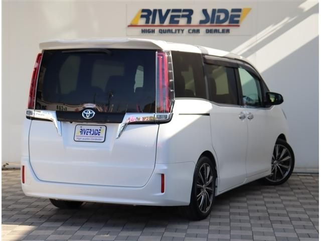 TOYOTA ESQUIRE HYBRID 2017 Image 31