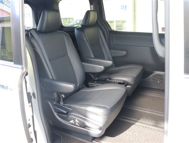 TOYOTA ESQUIRE HYBRID 2017 Image 31