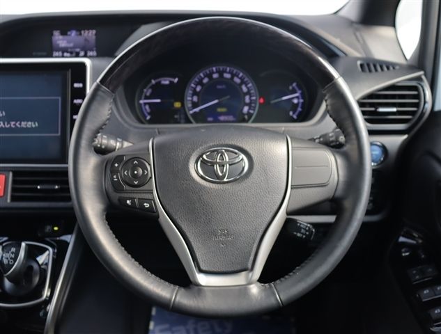 TOYOTA ESQUIRE HYBRID 2017 Image 31