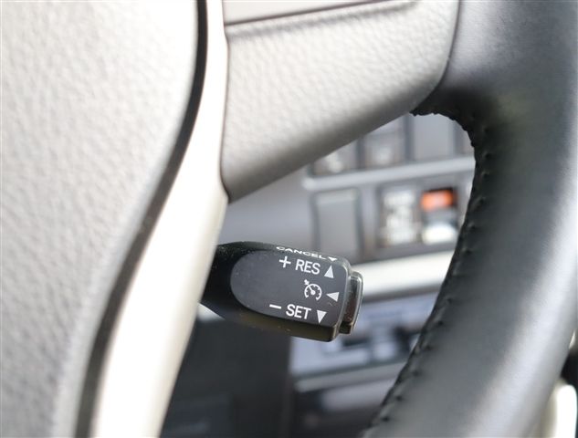 TOYOTA ESQUIRE HYBRID 2017 Image 31