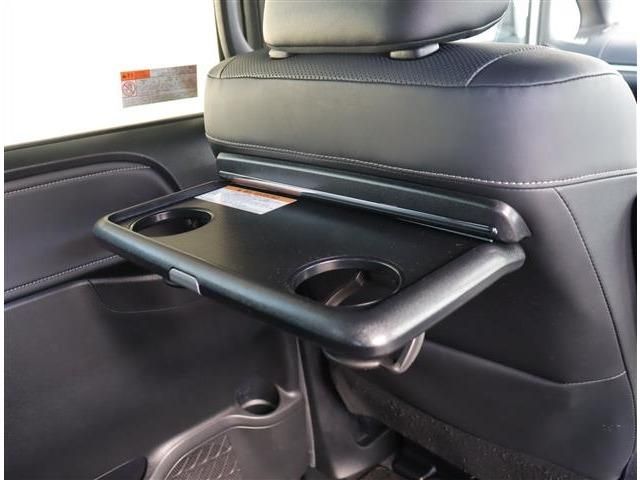 TOYOTA ESQUIRE HYBRID 2017 Image 31