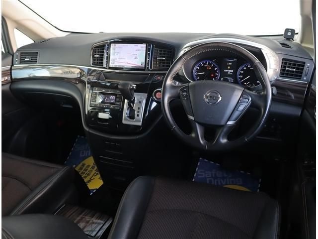 NISSAN ELGRAND 2015 Image 31