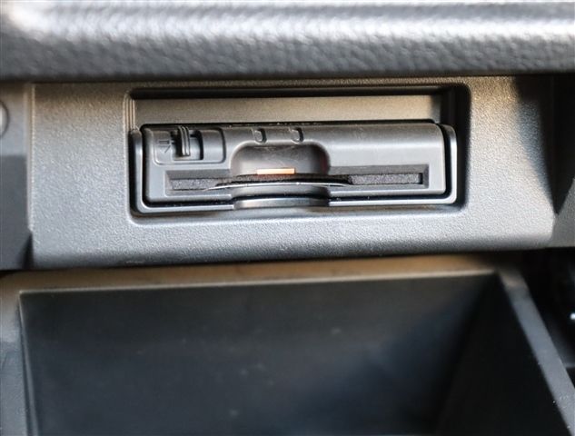 NISSAN ELGRAND 2015 Image 31