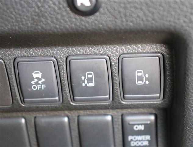 NISSAN ELGRAND 2015 Image 31