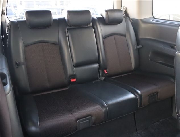 NISSAN ELGRAND 2015 Image 31