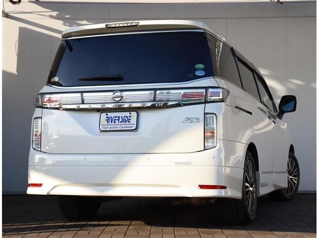NISSAN ELGRAND 2015 Image 31