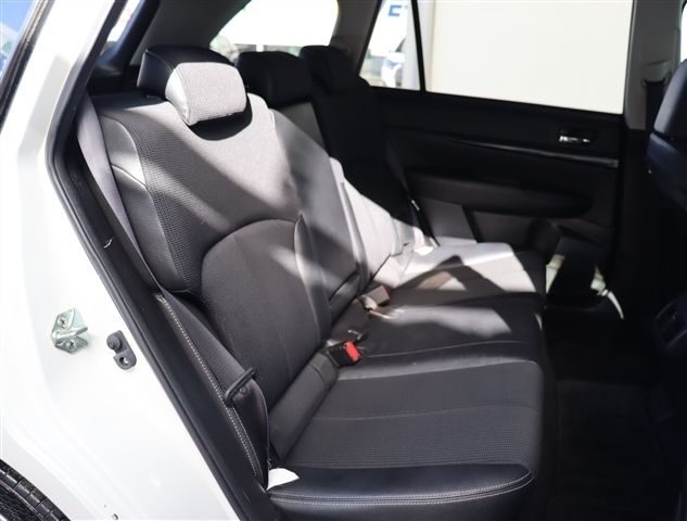 SUBARU LEGACY OUTBACK 2012 Image 31