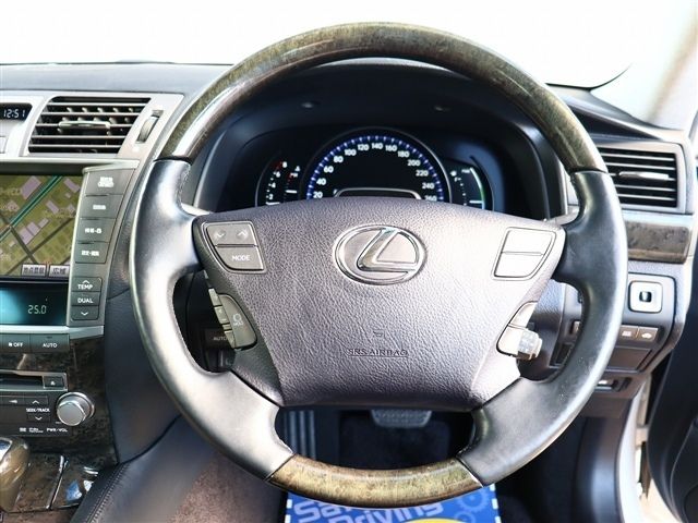 TOYOTA LEXUS LS600H 2012 Image 31