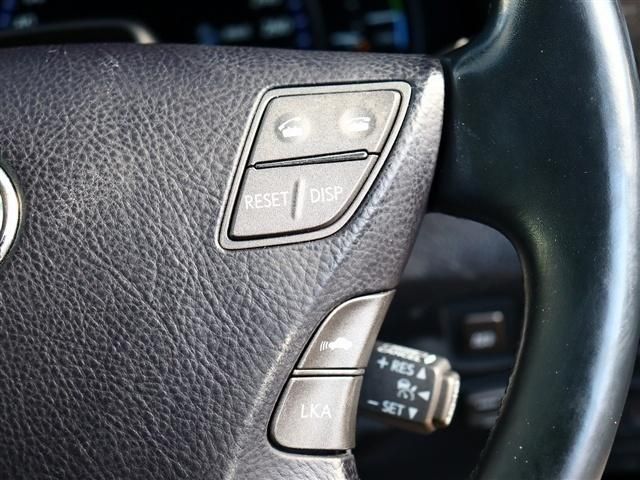 TOYOTA LEXUS LS600H 2012 Image 31