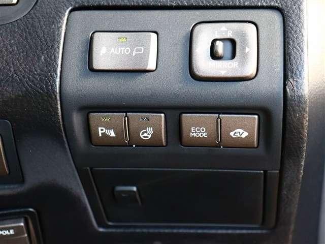 TOYOTA LEXUS LS600H 2012 Image 31