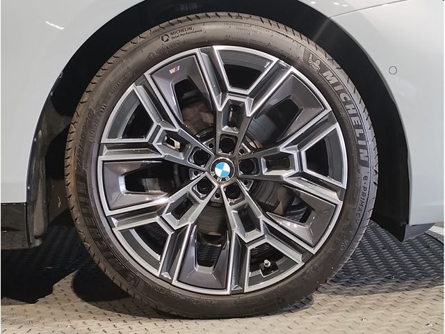 BMW 5SERIES TOURING 2025 Image 31