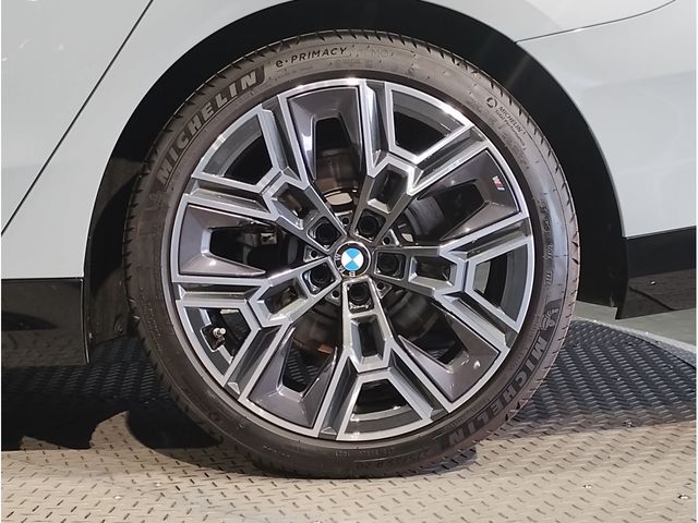 BMW 5SERIES TOURING 2025 Image 31