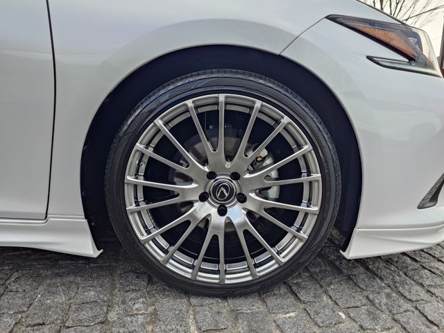 TOYOTA LEXUS ES300H 2019 Image 31