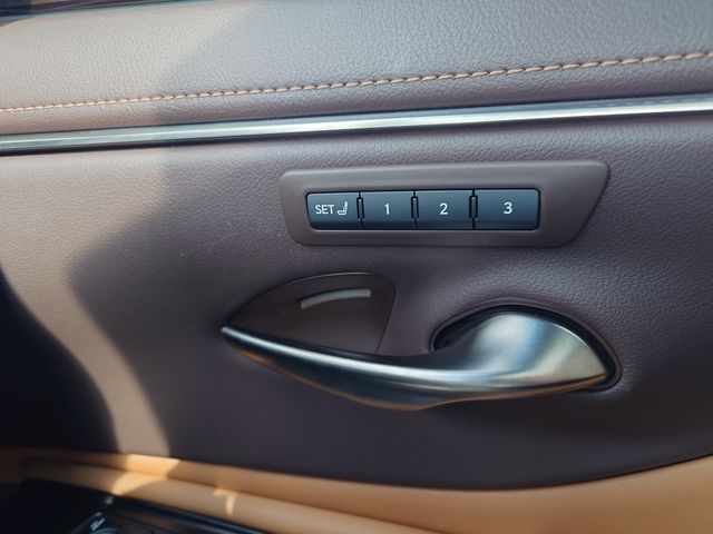 TOYOTA LEXUS ES300H 2019 Image 31