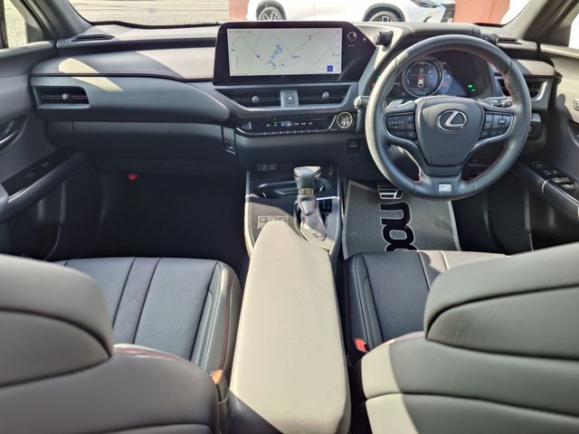 TOYOTA LEXUS UX250H 2023 Image 31