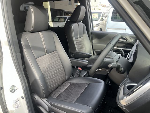 TOYOTA NOAH 2023 Image 31