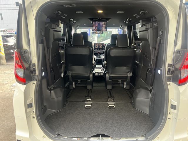 TOYOTA NOAH 2023 Image 31