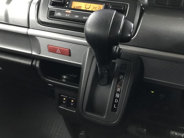 SUZUKI SPACIA GEAR 2018 Image 31