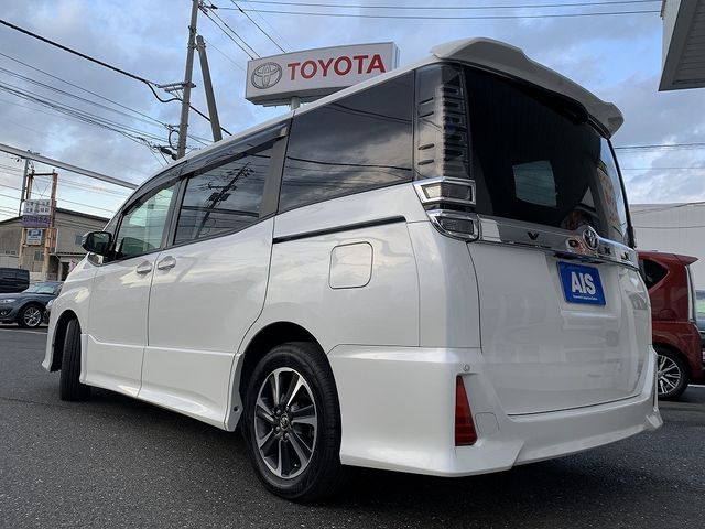 TOYOTA VOXY 2017 Image 31