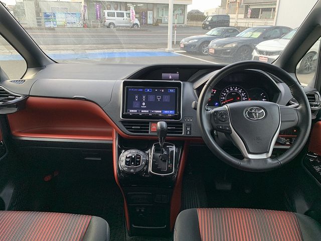 TOYOTA VOXY 2017 Image 31