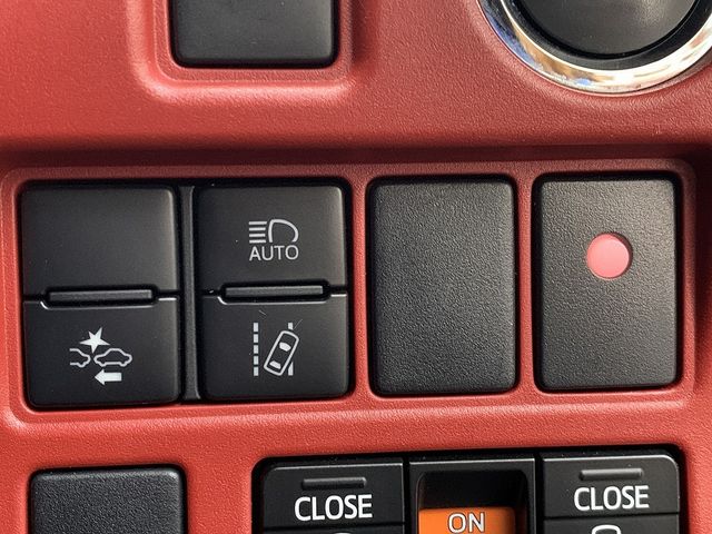 TOYOTA VOXY 2017 Image 31