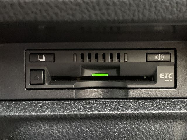 TOYOTA VOXY 2017 Image 31