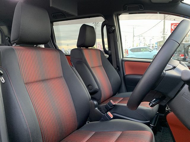 TOYOTA VOXY 2017 Image 31