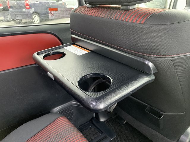 TOYOTA VOXY 2017 Image 31