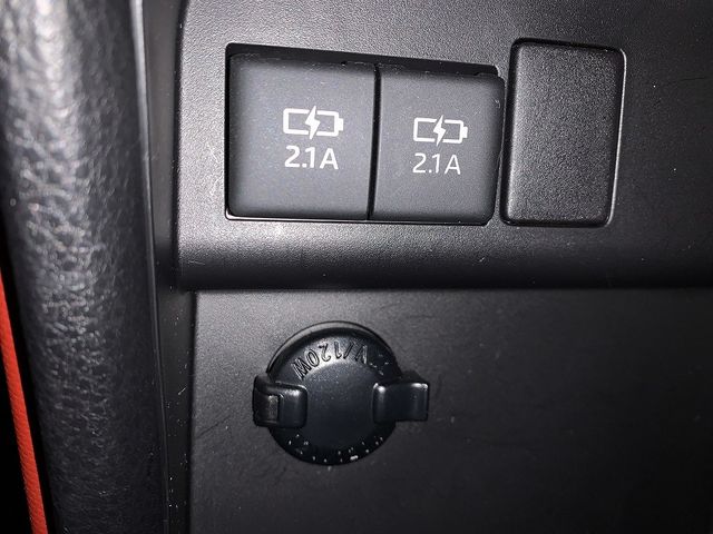 TOYOTA VOXY 2017 Image 31