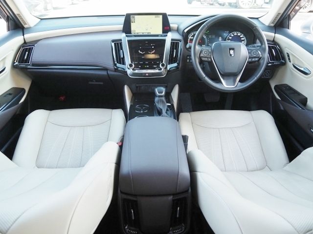 TOYOTA CROWN SEDAN HYBRID 2020 Image 31