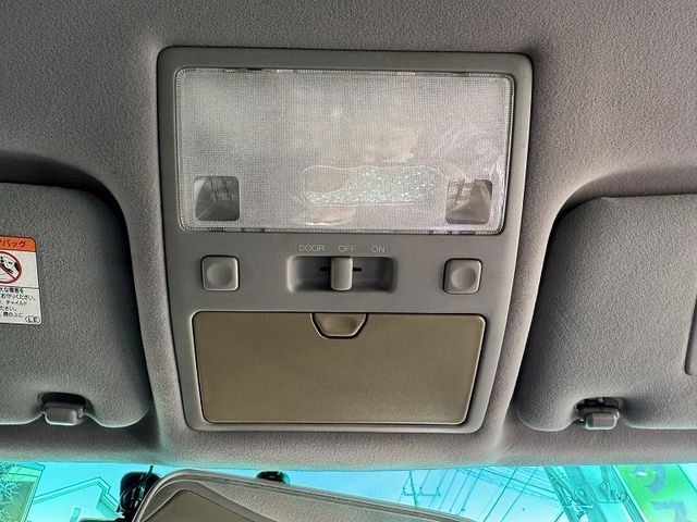 TOYOTA CROWN ESTATE 2003 Image 31