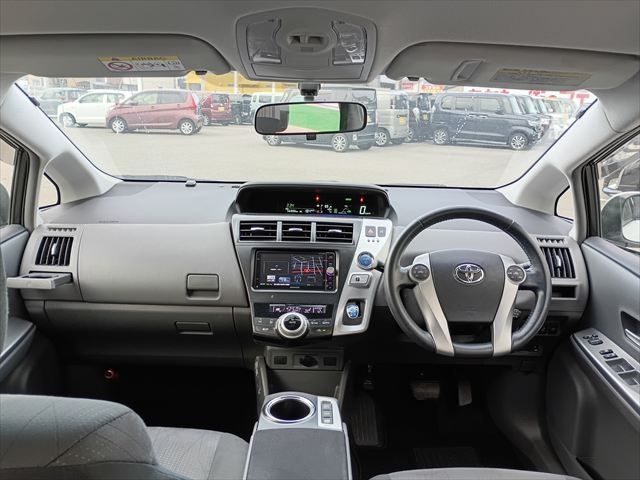 TOYOTA PRIUS ALPHA 2014 Image 31