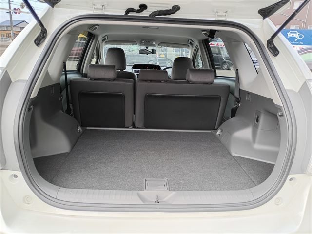 TOYOTA PRIUS ALPHA 2014 Image 31