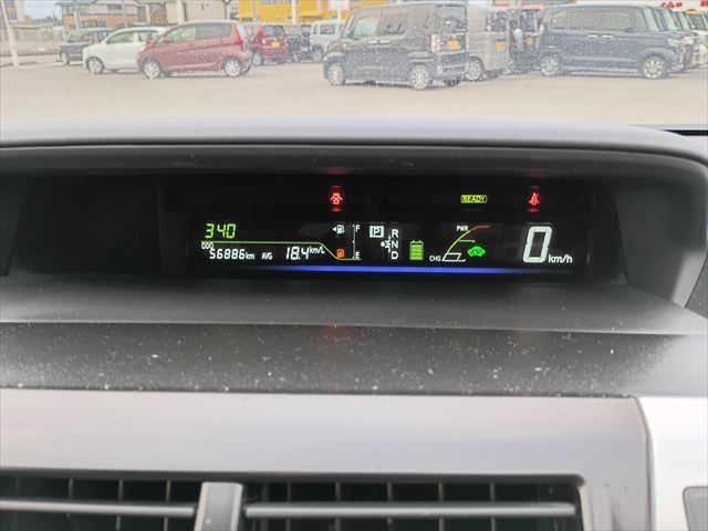 TOYOTA PRIUS ALPHA 2014 Image 31