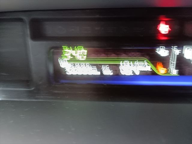 TOYOTA PRIUS ALPHA 2014 Image 31