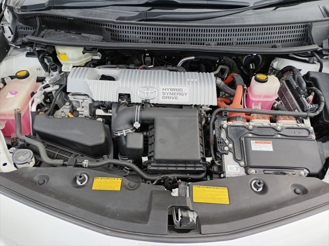 TOYOTA PRIUS ALPHA 2014 Image 31