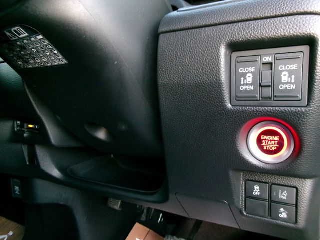 HONDA N BOX CUSTOM 2020 Image 31