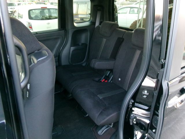 HONDA N BOX CUSTOM 2020 Image 31