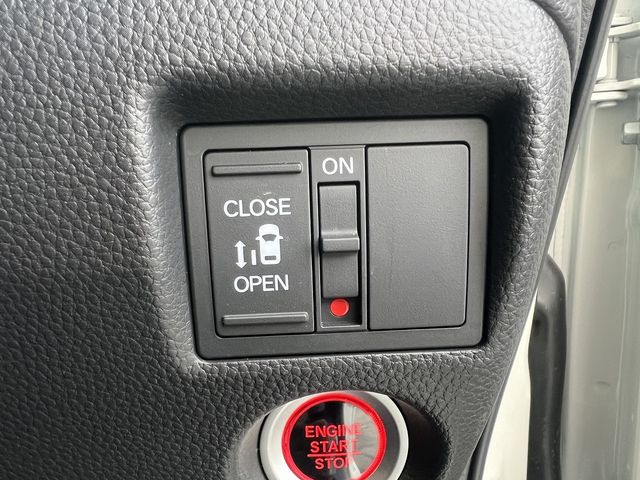 HONDA N BOX CUSTOM 2023 Image 31