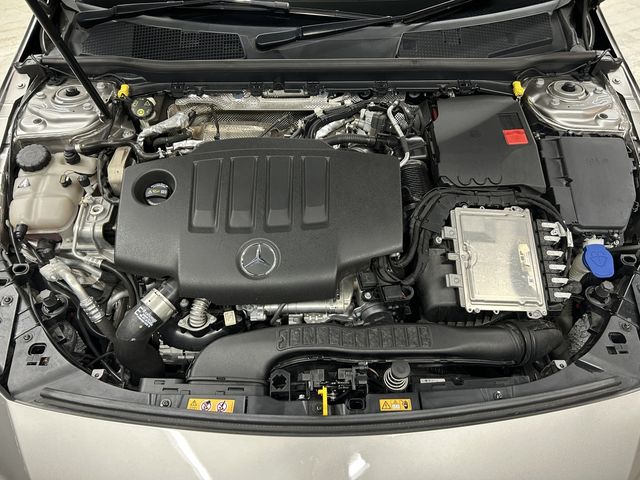 MERCEDES BENZ CLA CL 2019 Image 31
