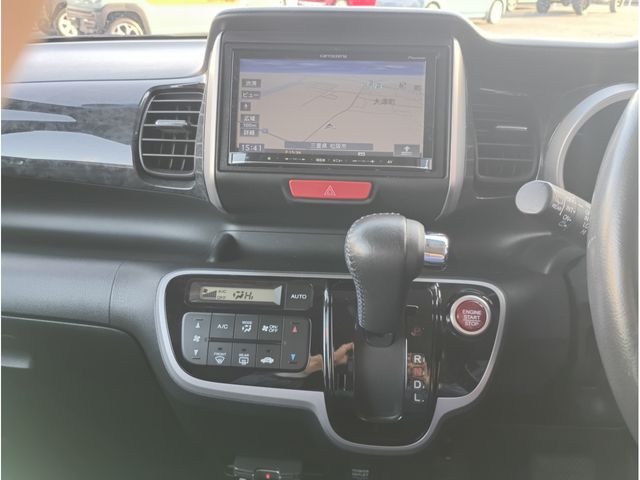 HONDA N BOX 2013 Image 31