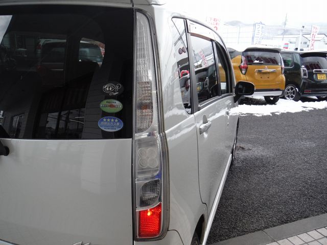 DAIHATSU MOVE CUSTOM 2011 Image 31