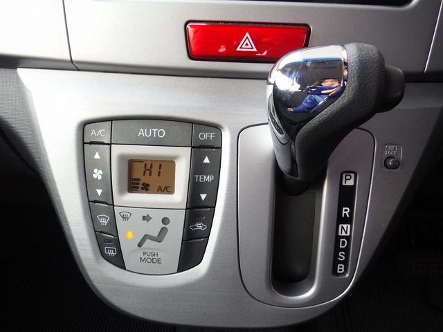 DAIHATSU MOVE CUSTOM 2011 Image 31