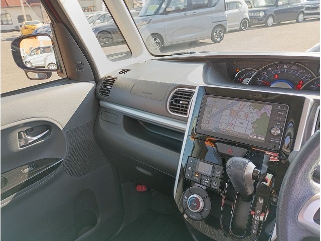 DAIHATSU TANTO CUSTOM 2015 Image 31