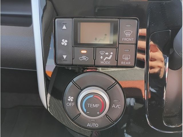 DAIHATSU TANTO CUSTOM 2015 Image 31