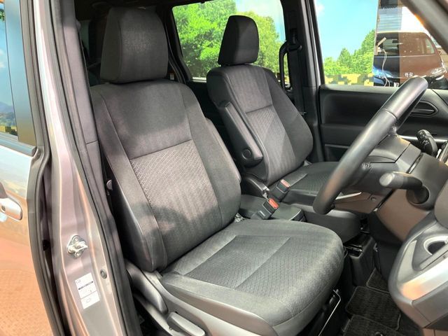 TOYOTA VOXY 2022 Image 31