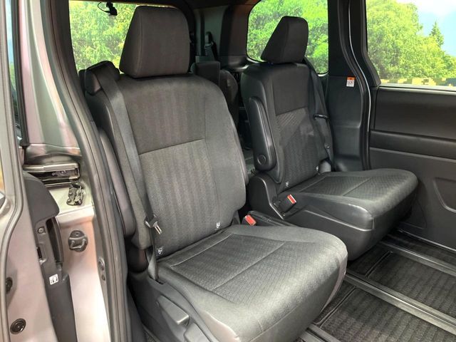 TOYOTA VOXY 2022 Image 31