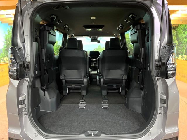 TOYOTA VOXY 2022 Image 31