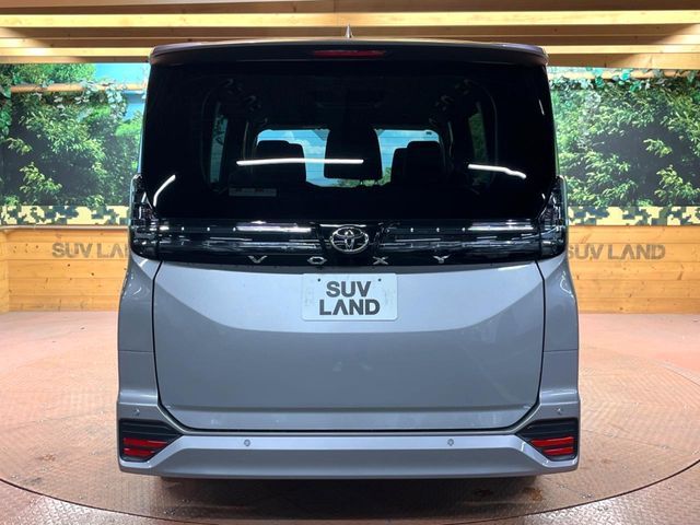 TOYOTA VOXY 2022 Image 31
