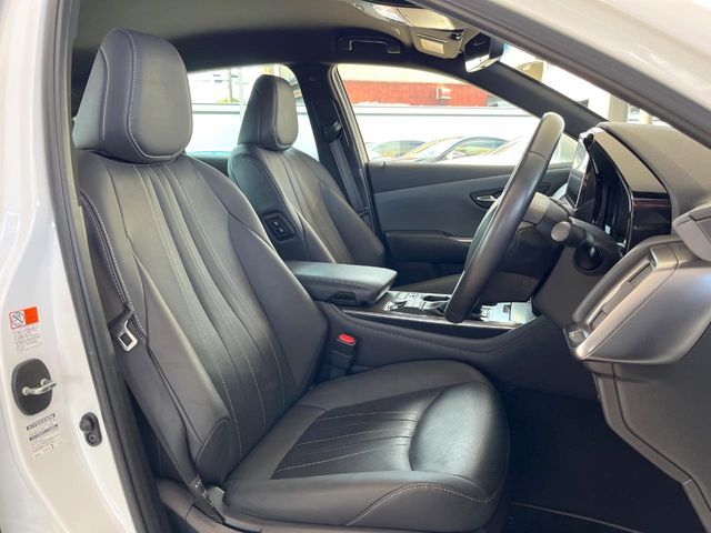 TOYOTA CROWN SEDAN HYBRID 2022 Image 31